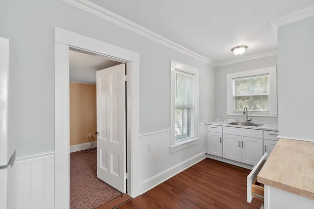 $1,800 | 29 River Road, Unit 3, Pepperell, MA 01463