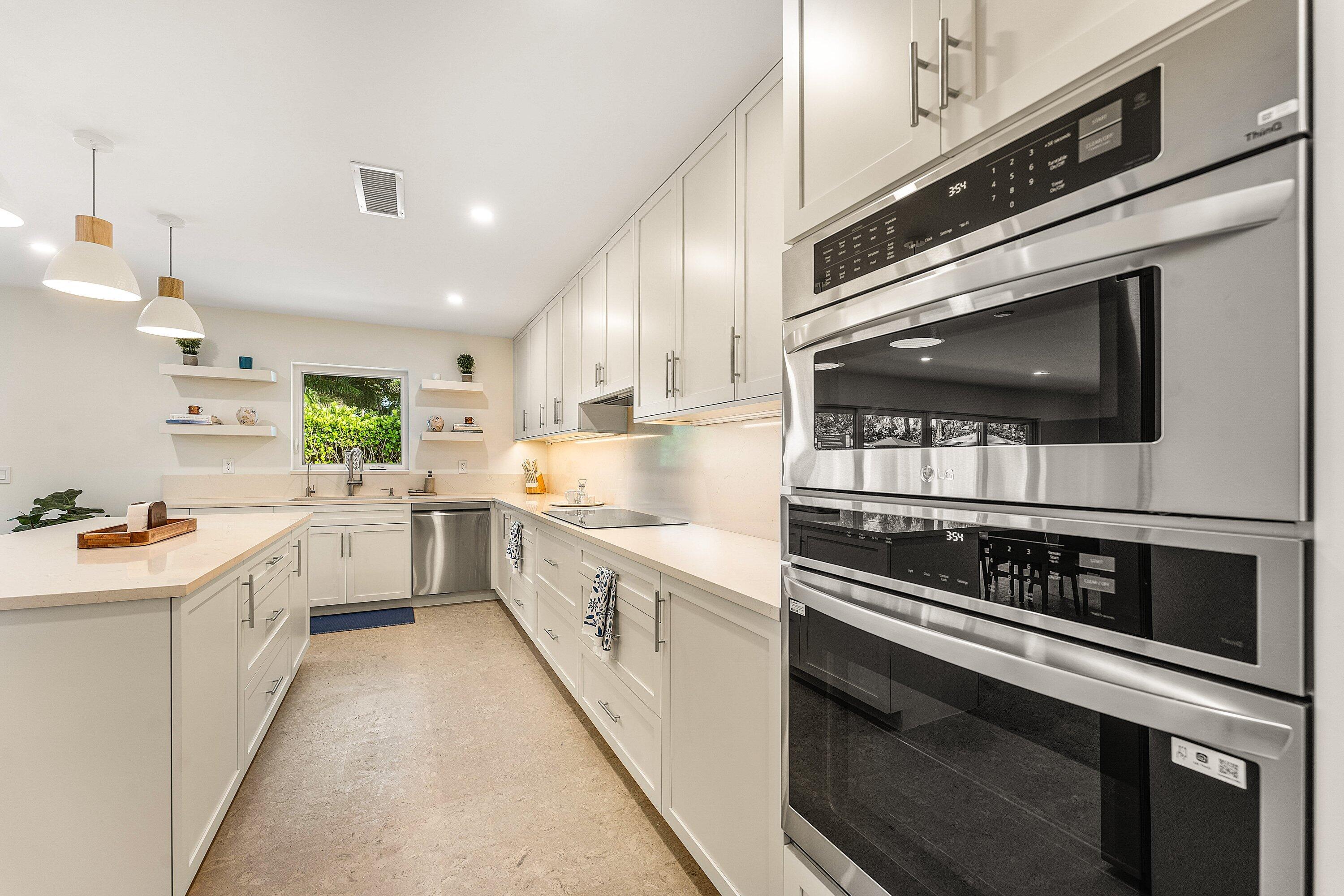 1070 Marble Way Boca Raton, FL 33432 - Photo 10 of 39 New SS Appliances