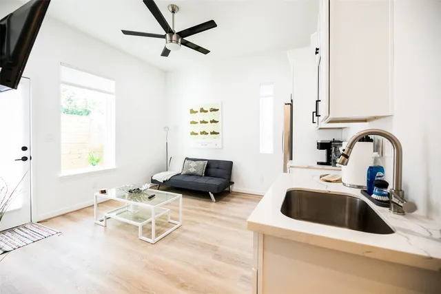 $7,000 | 4303 Chester Street, Houston, TX 77007