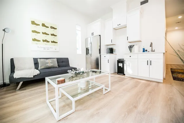 $7,000 | 4303 Chester Street, Houston, TX 77007