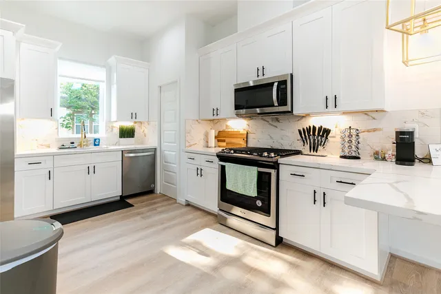 $7,000 | 4303 Chester Street, Houston, TX 77007