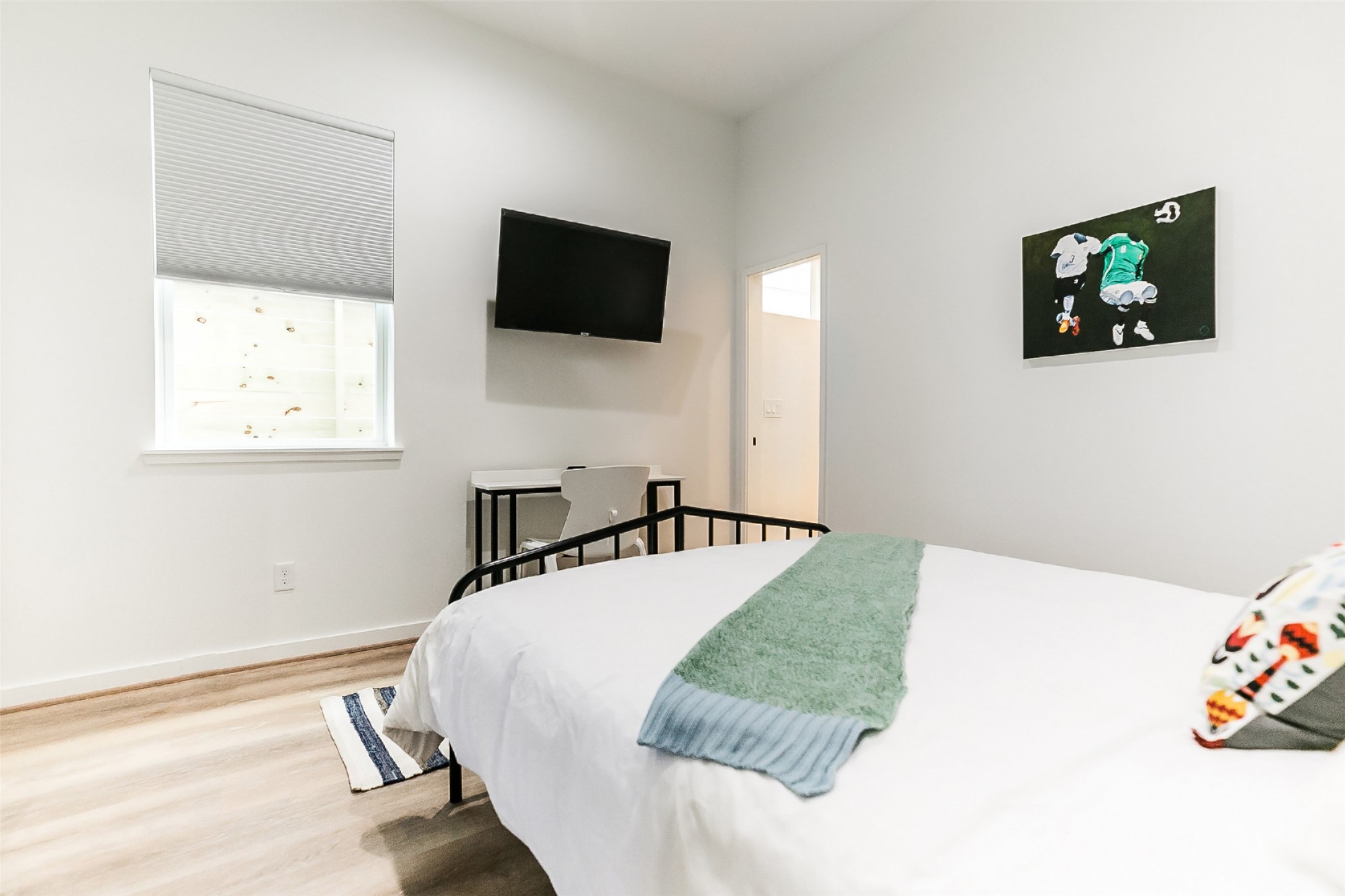 4303 Chester Street Houston, TX 77007 - Photo 5 of 46 Each room is fully equipped with TVs, linen, and has its own bathroom