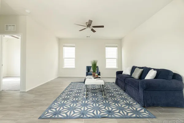 $1,995 | 317 Autumn Blaze, New Braunfels, TX 78130