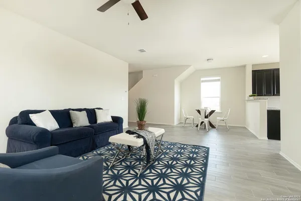 $1,995 | 317 Autumn Blaze, New Braunfels, TX 78130