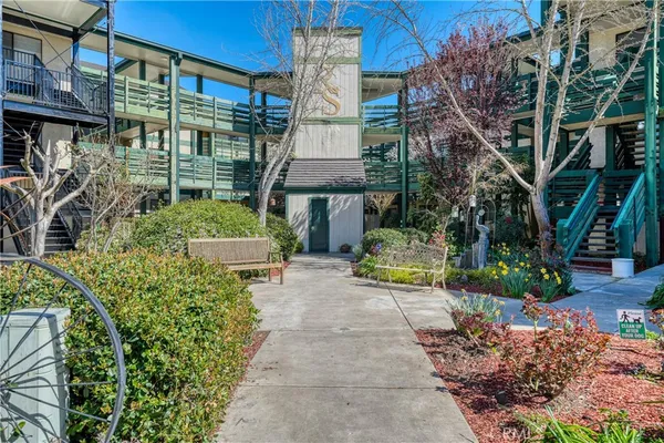 $199,900 | 10 Royale Avenue, Lakeport, CA 95453