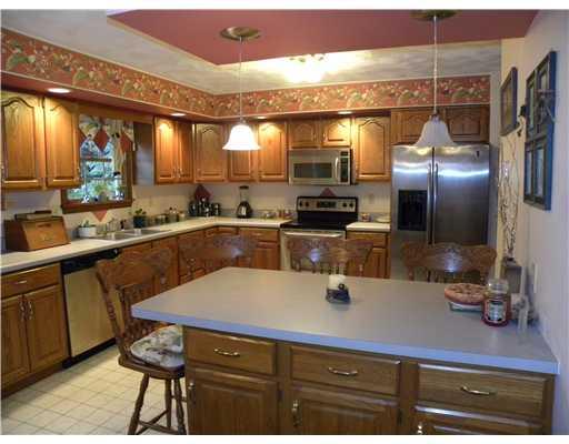 781 North Whitmore Road North Huntingdon, PA 15642 - Photo 2 of 18 Kitchen.