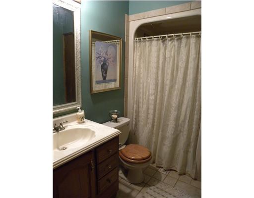 781 North Whitmore Road North Huntingdon, PA 15642 - Photo 13 of 18 Full Bath.