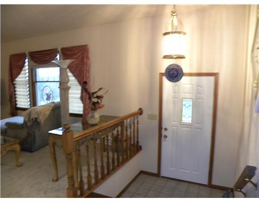 781 North Whitmore Road North Huntingdon, PA 15642 - Photo 5 of 18 Entry/Foyer.