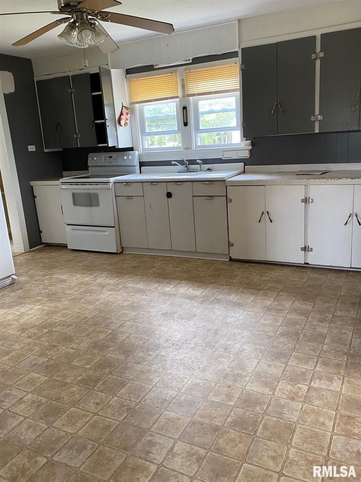 18930 16th Street Fulton, IL 61252 - Photo 4 of 5