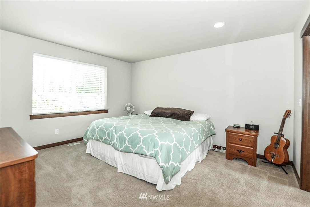 521 218th Street Southwest Bothell, WA 98021 - Photo 12 of 25