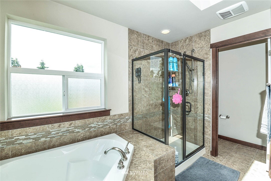 521 218th Street Southwest Bothell, WA 98021 - Photo 14 of 25