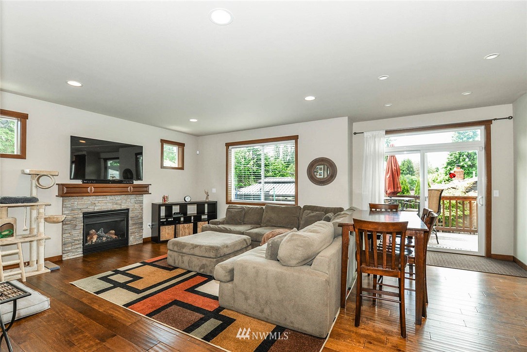 521 218th Street Southwest Bothell, WA 98021 - Photo 4 of 25