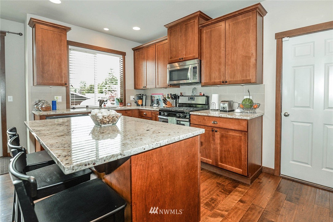521 218th Street Southwest Bothell, WA 98021 - Photo 7 of 25