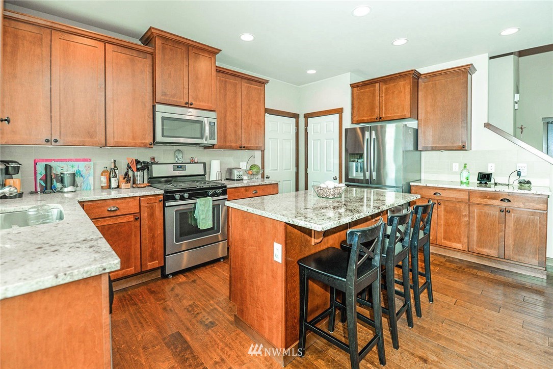 521 218th Street Southwest Bothell, WA 98021 - Photo 8 of 25