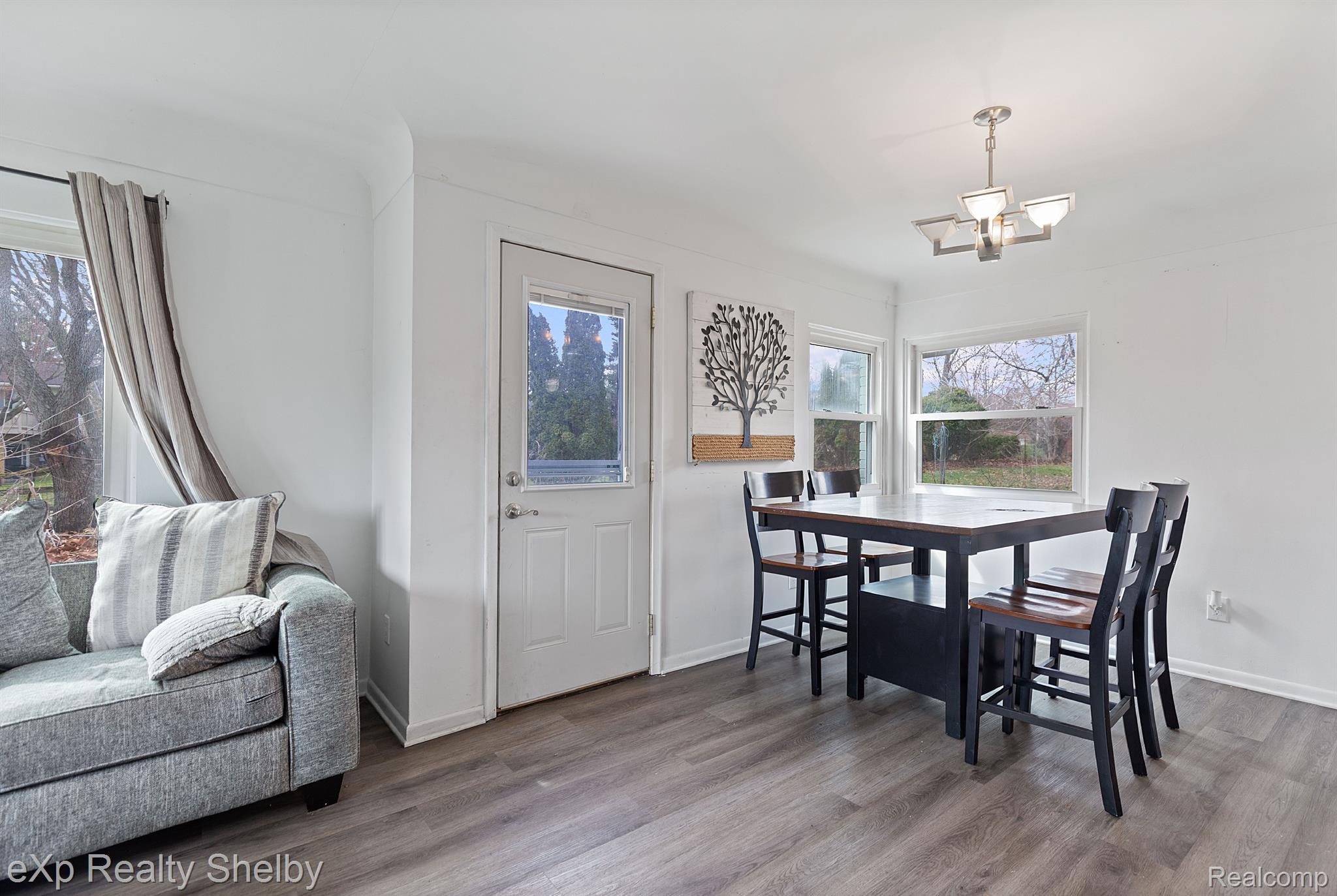 780 South Hacker Road Brighton, MI 48114 - Photo 8 of 41 Gallery Image 8