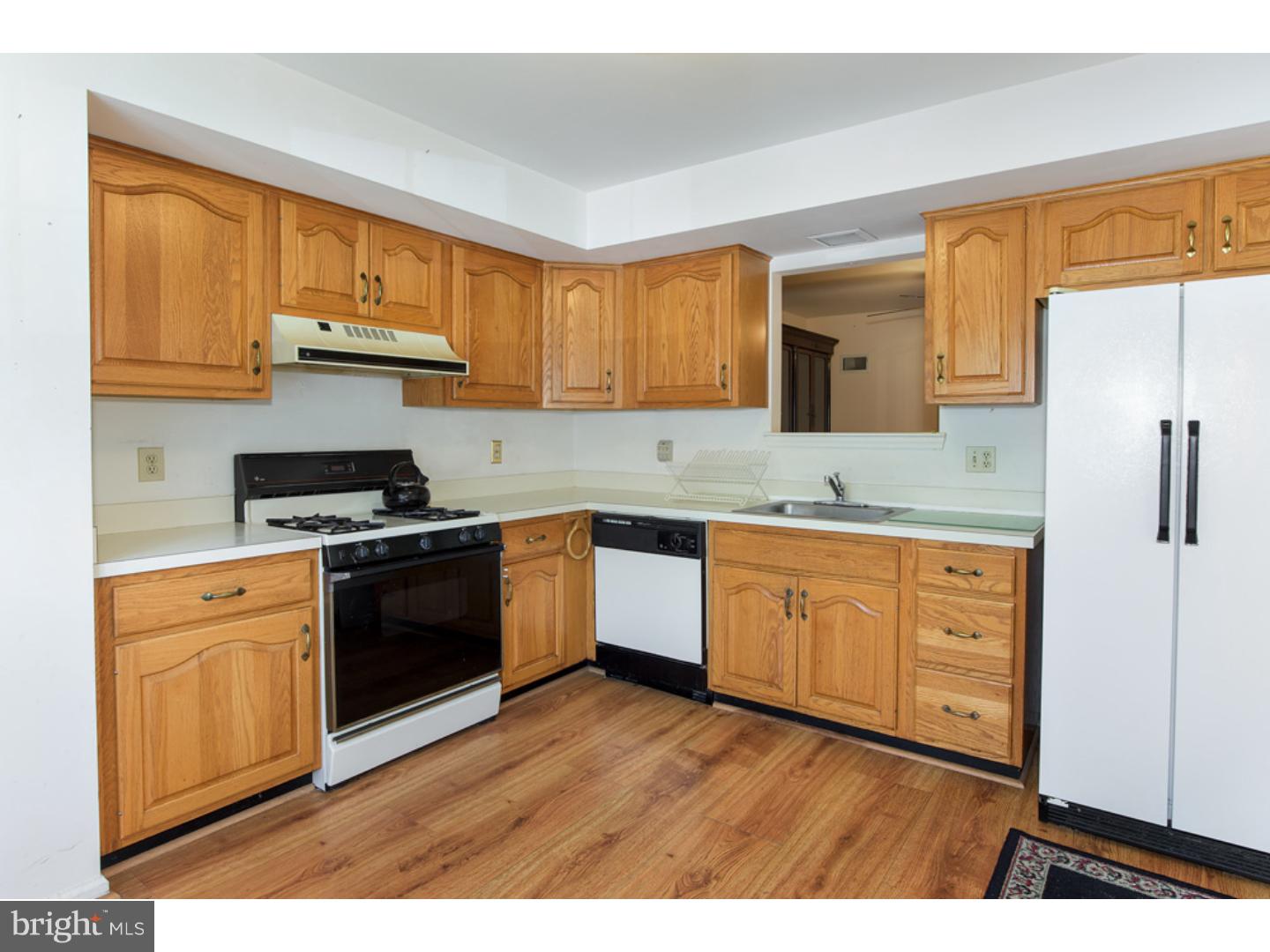2809 Knoll Way Reading, PA 19608 - Photo 2 of 19 Kitchen