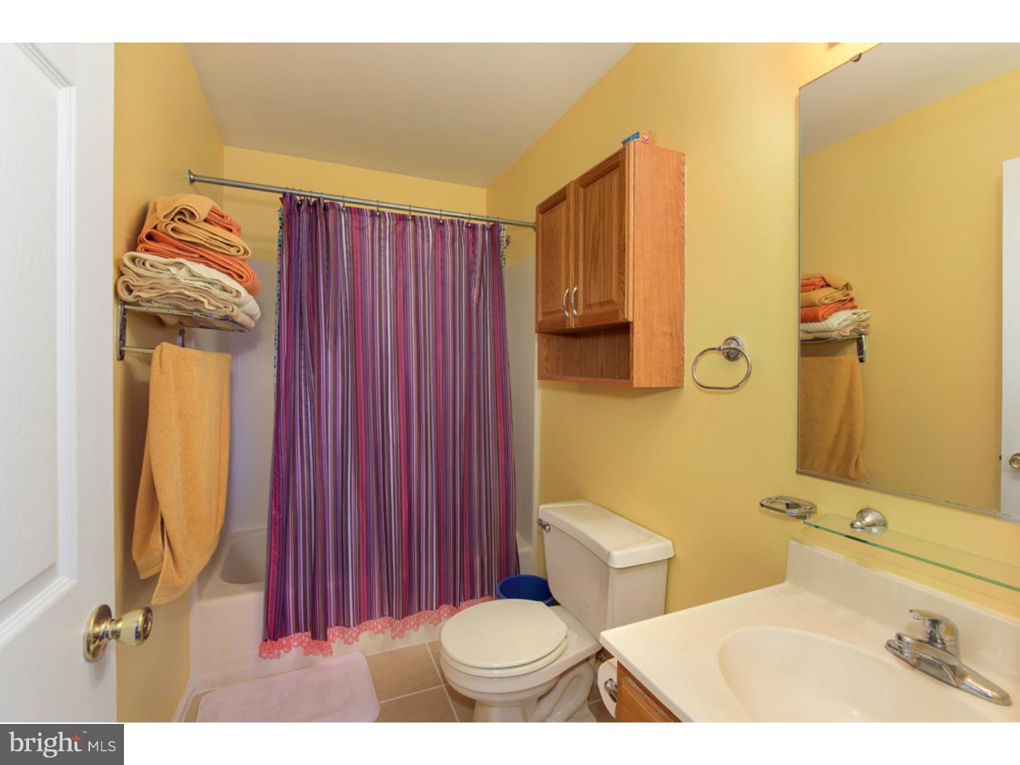2809 Knoll Way Reading, PA 19608 - Photo 13 of 19 Bathroom
