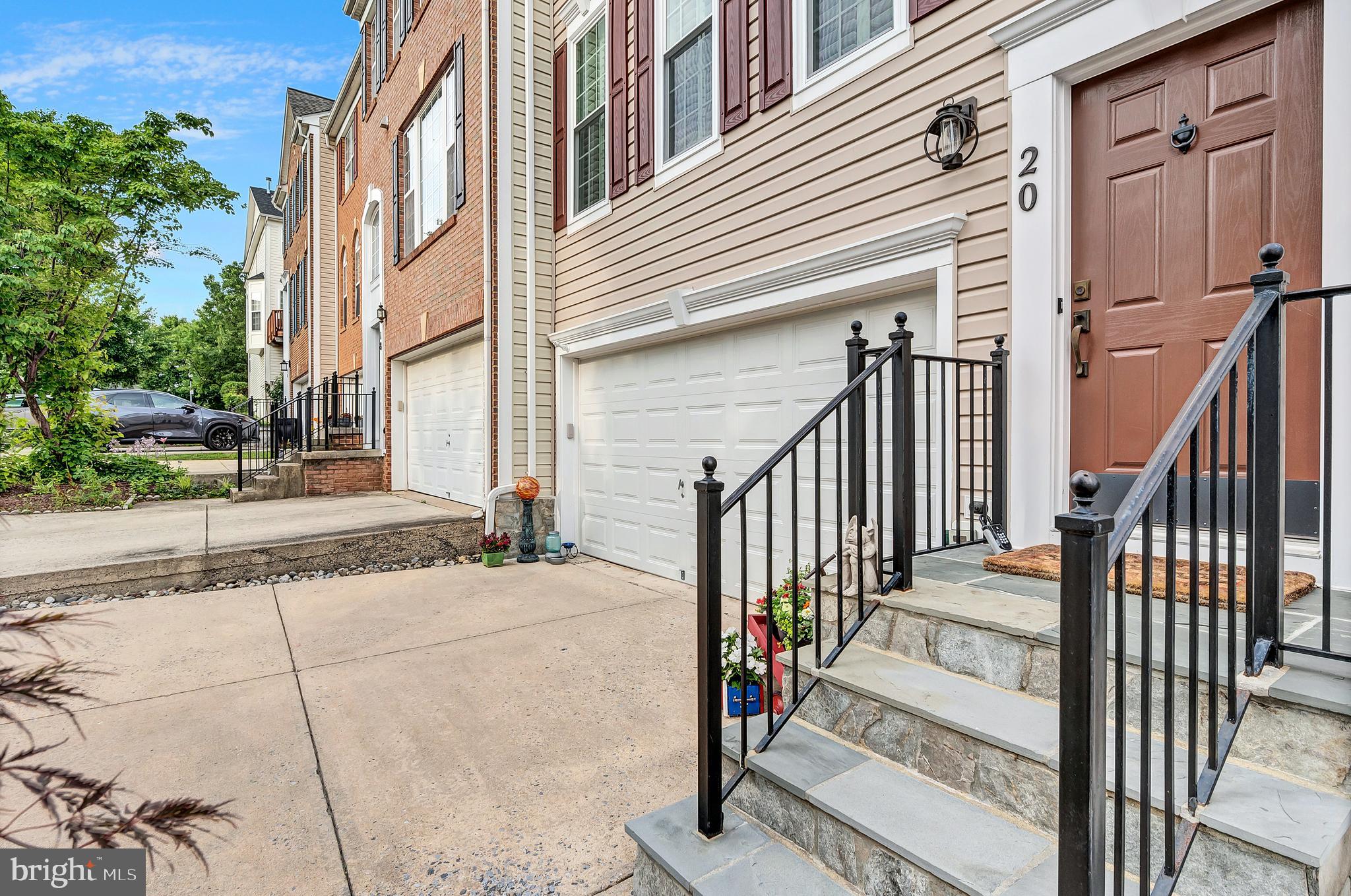20 Inkberry Circle Gaithersburg, MD 20877 - Photo 2 of 50 Really Well Maintained Unit. Notice the steps!!