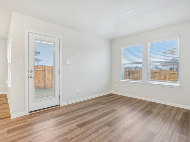 $308,980 | 104 Honey Bee Road, Jarrell, TX 76537