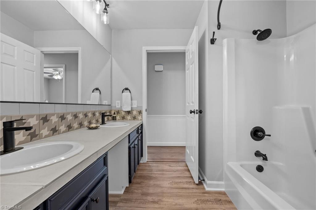2895 Farmbrook Road Winston-Salem, NC 27103 - Photo 25 of 49 Guest Bath