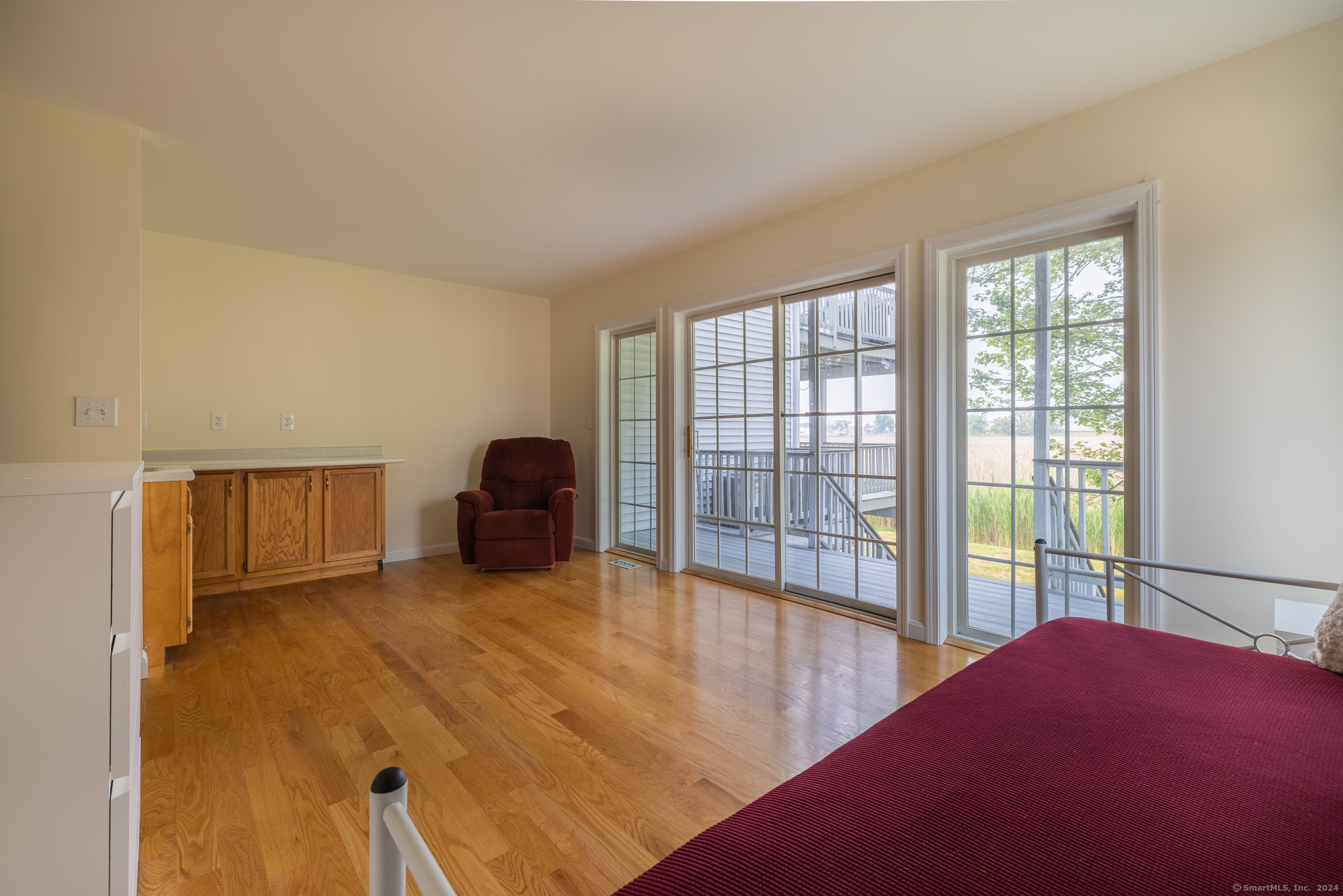 916 Reef Road Fairfield, CT 06824 - Photo 8 of 16