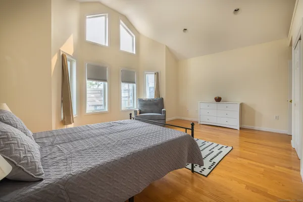 $25,000 | 916 Reef Road, Fairfield, CT 06824