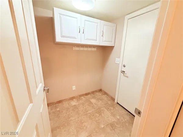 $2,000 | 456 Temple Canyon Place, Henderson, NV 89074