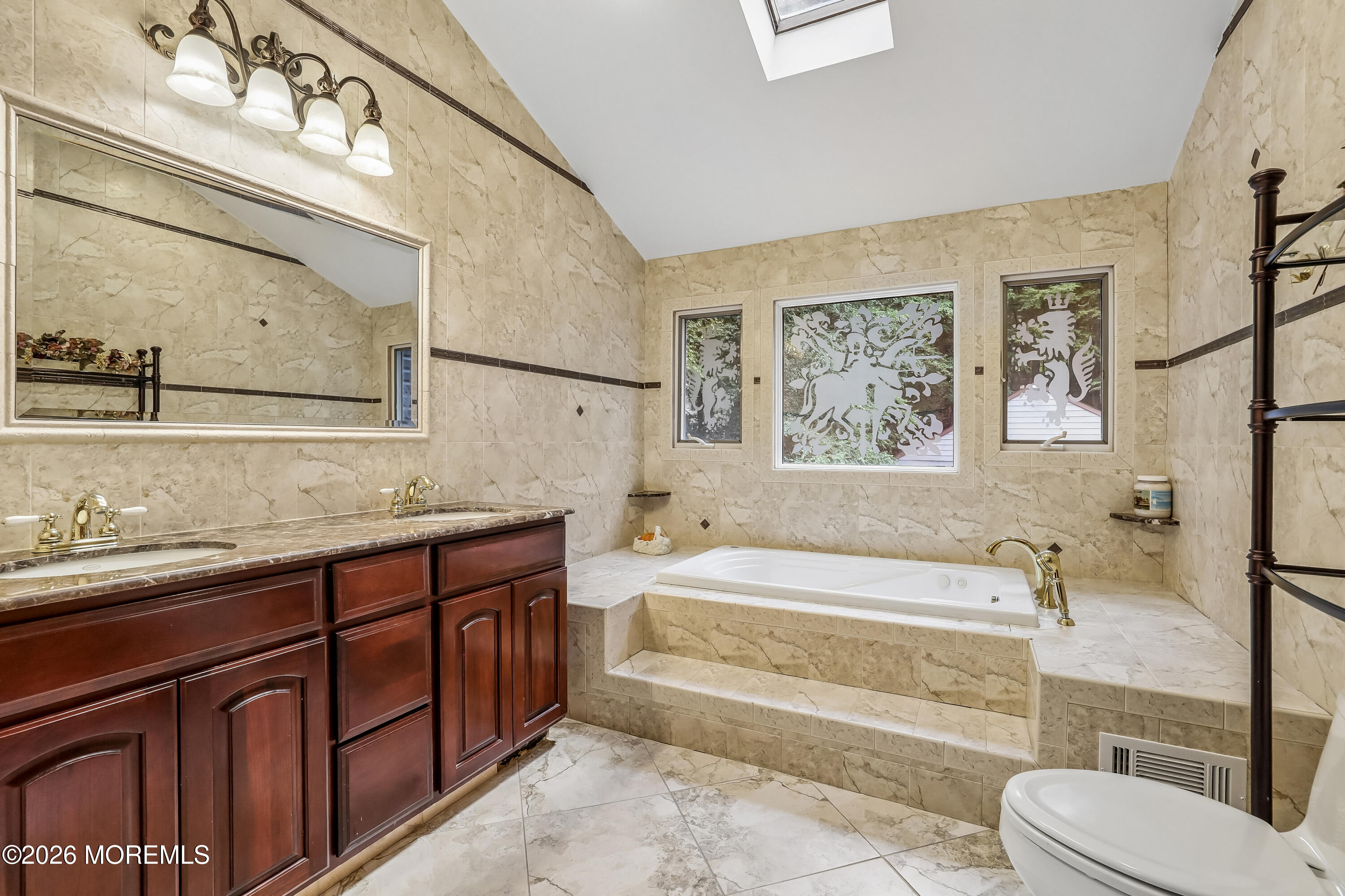 827 Holmdel Road Holmdel, NJ 07733 - Photo 30 of 40 028