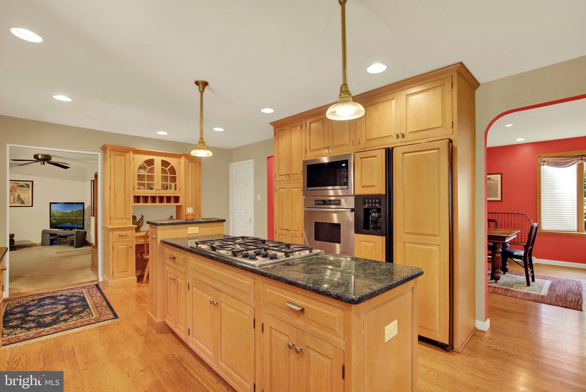 2010 Gross Road Pottstown, PA 19464 - Photo 28 of 62 5 Burner Gas Cooktop