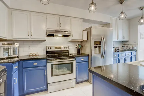 $225,000 | 355 North Post Oak Lane, Unit 842, Houston, TX 77024