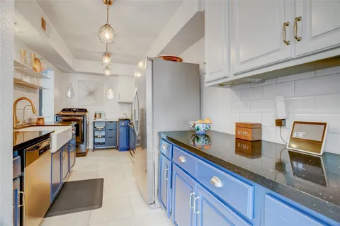 $225,000 | 355 North Post Oak Lane, Unit 842, Houston, TX 77024