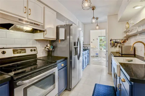 $225,000 | 355 North Post Oak Lane, Unit 842, Houston, TX 77024