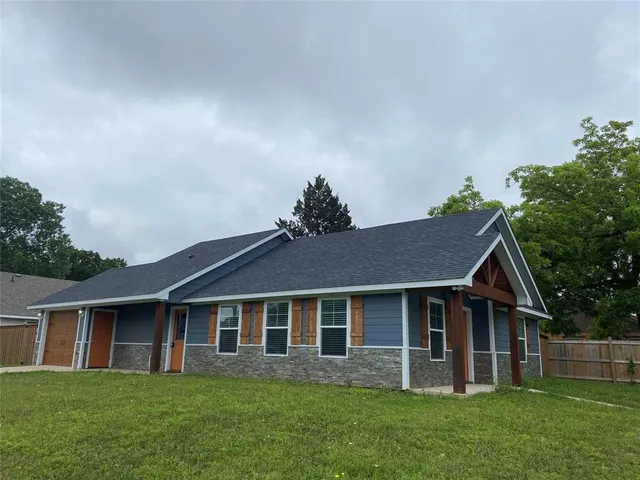 $1,525 | 1004 South Armstrong Avenue, Denison, TX 75020