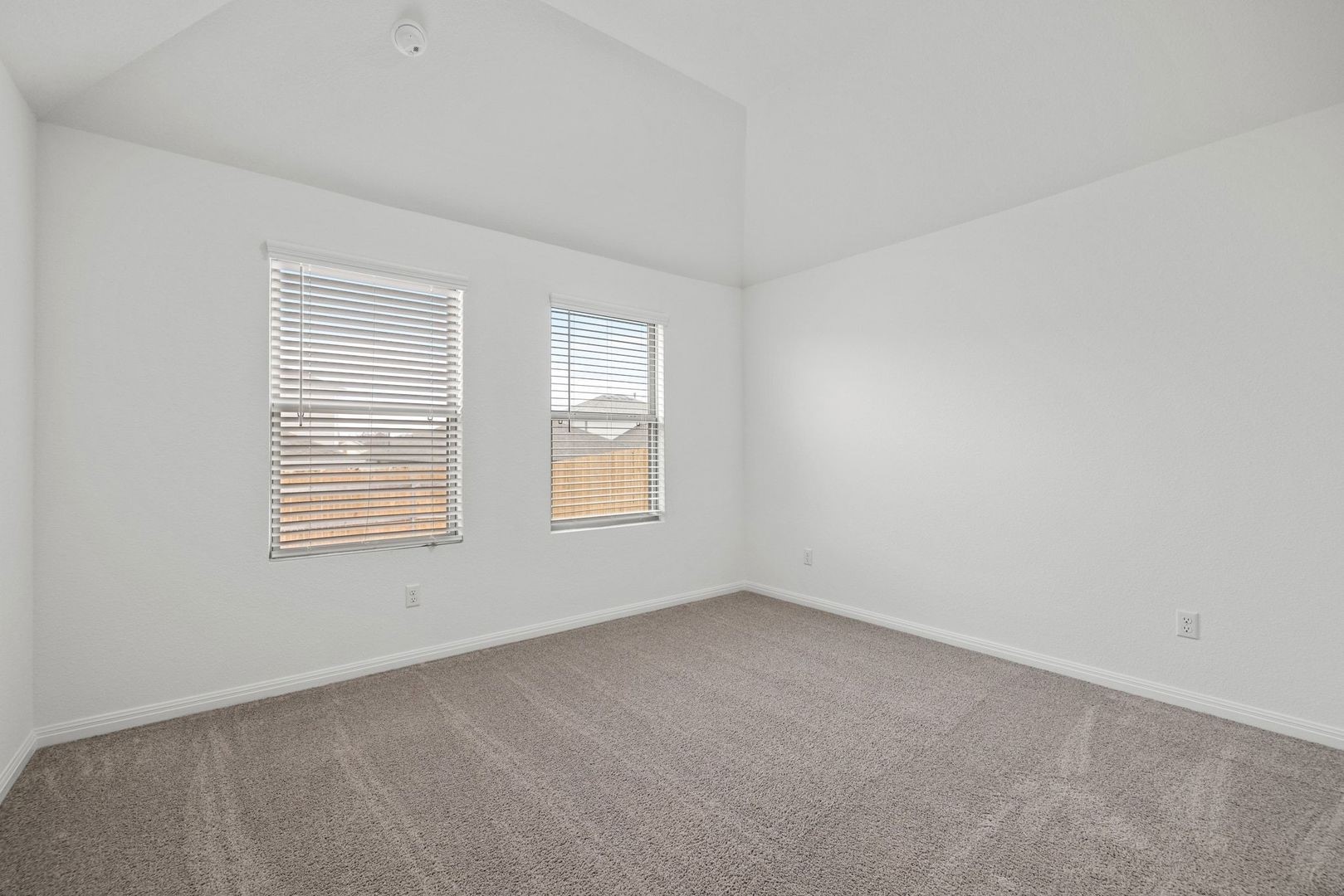222 Spirit Street Elgin, TX 78621 - Photo 11 of 40
