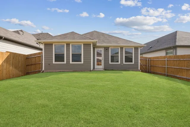 $279,900 | 222 Spirit Street, Elgin, TX 78621