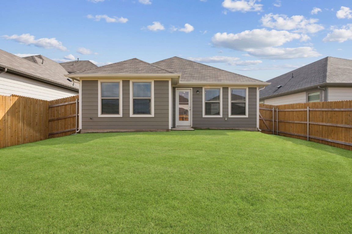 222 Spirit Street Elgin, TX 78621 - Photo 27 of 34