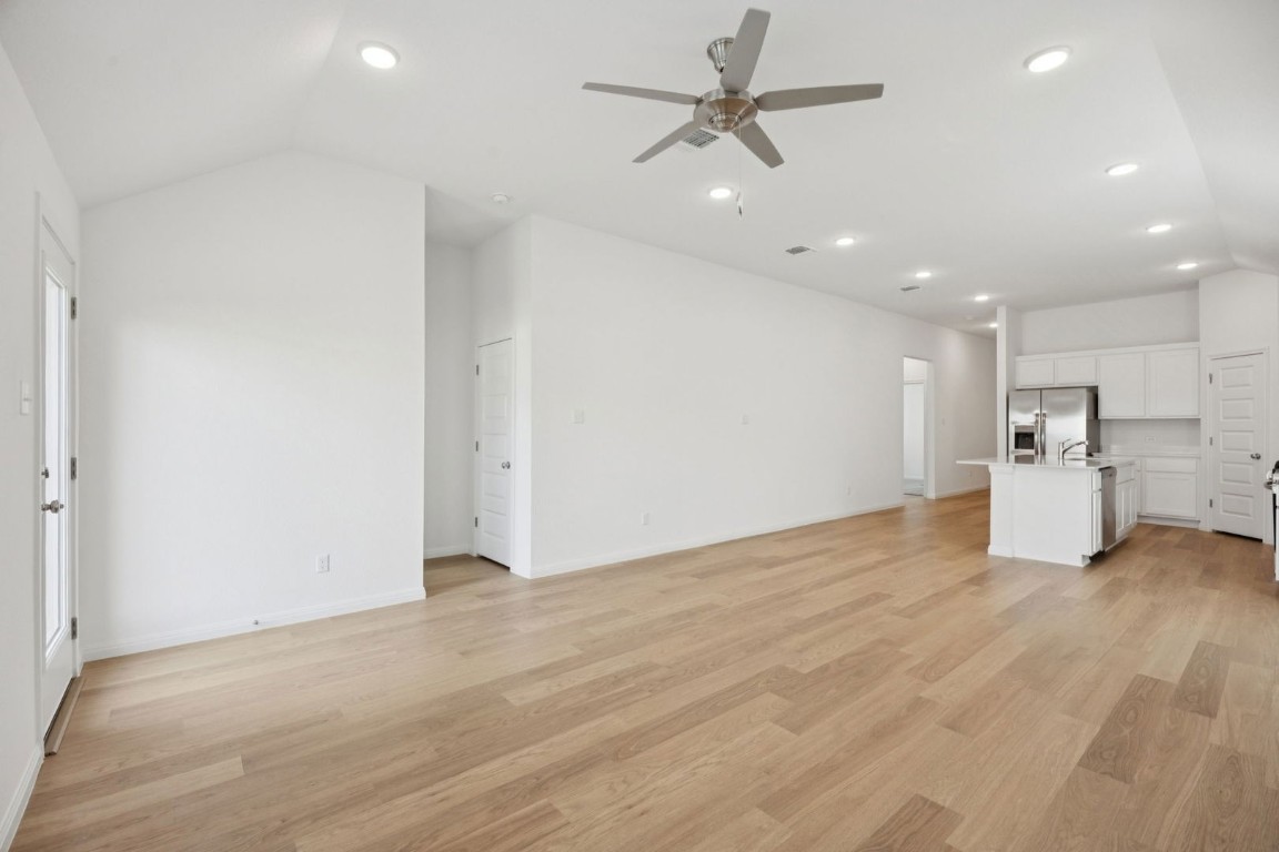 222 Spirit Street Elgin, TX 78621 - Photo 4 of 34