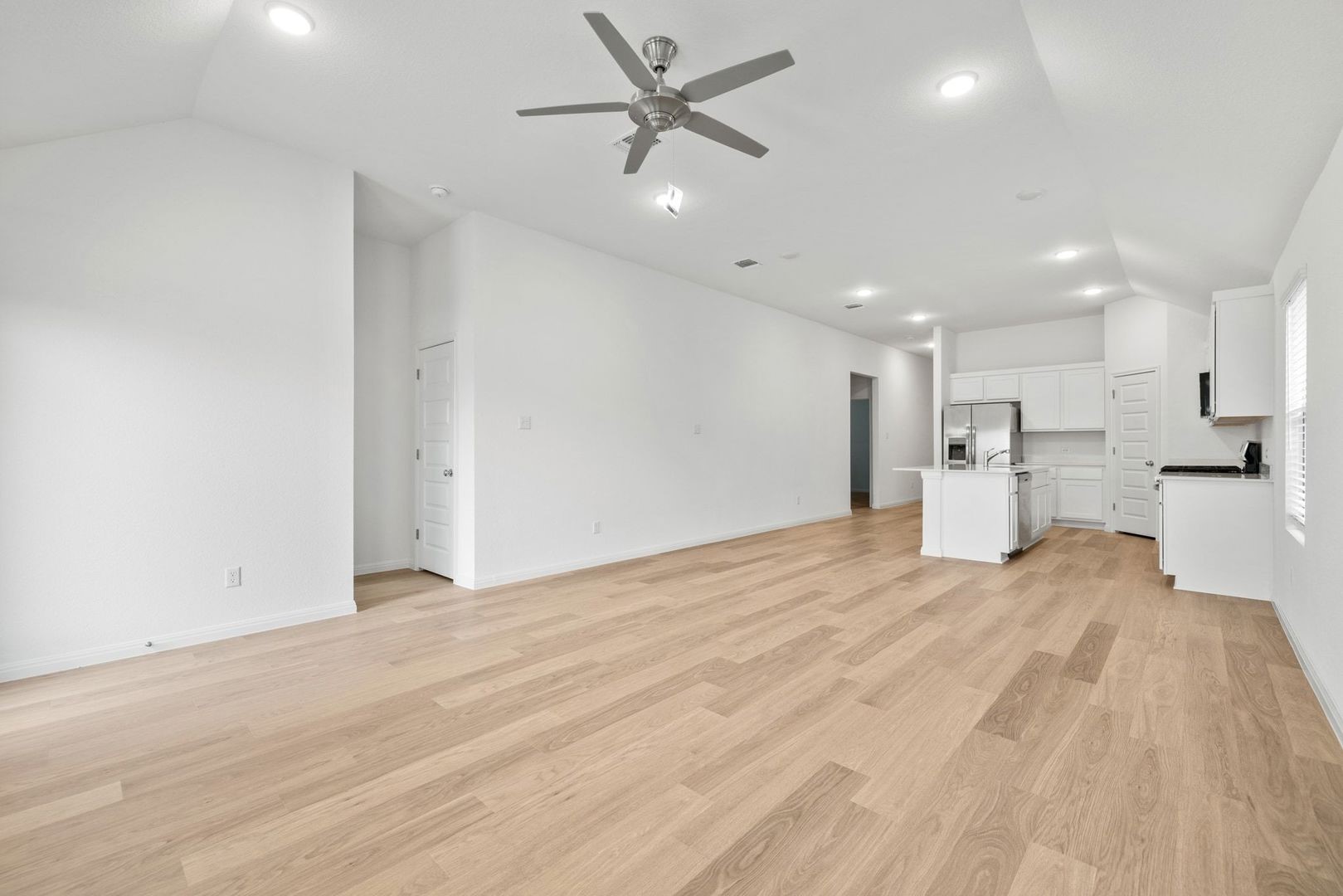 222 Spirit Street Elgin, TX 78621 - Photo 5 of 40