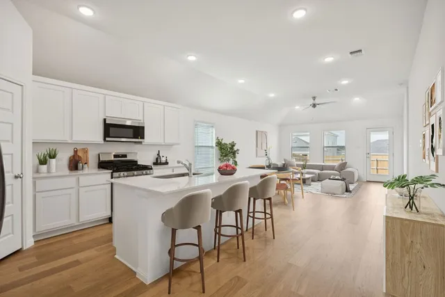 $279,900 | 222 Spirit Street, Elgin, TX 78621