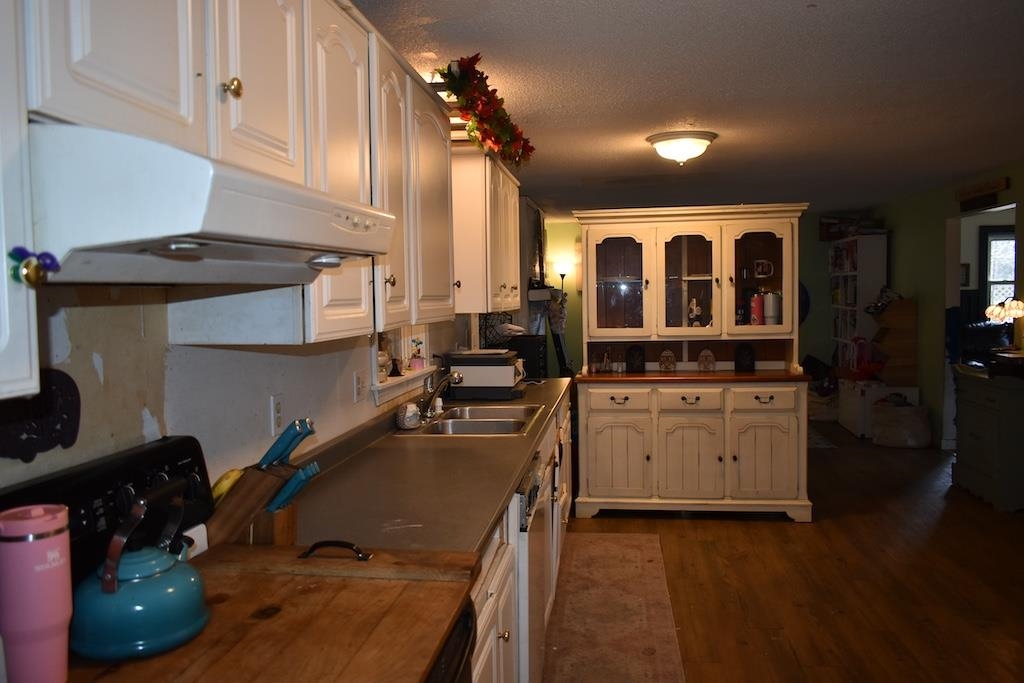 411 Mont Vernon Road Milford, NH 03055 - Photo 4 of 53