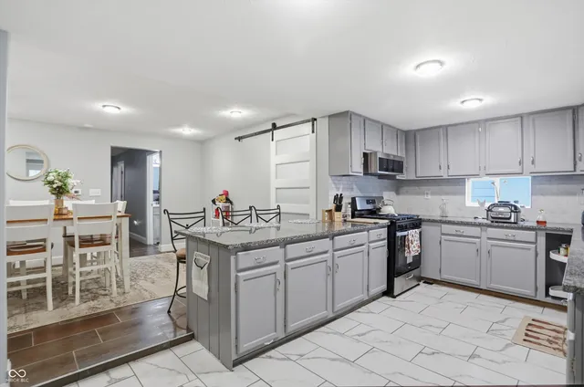 $369,000 | 29 East Palmer Street, Indianapolis, IN 46225