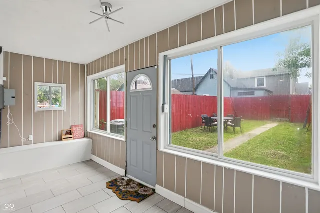 $369,000 | 29 East Palmer Street, Indianapolis, IN 46225