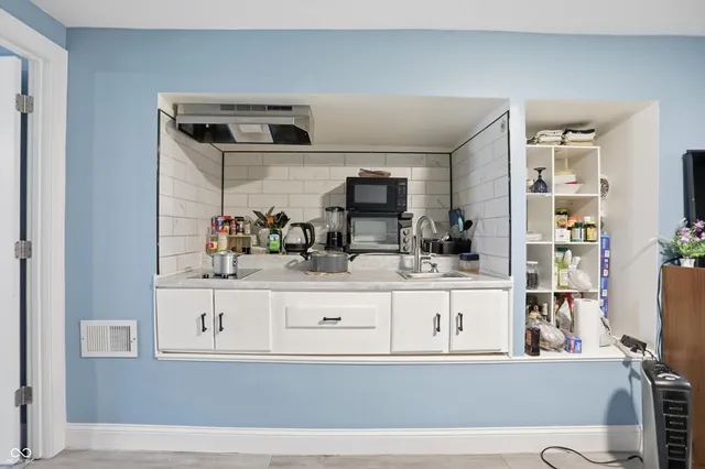 $369,000 | 29 East Palmer Street, Indianapolis, IN 46225