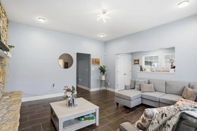 $369,000 | 29 East Palmer Street, Indianapolis, IN 46225