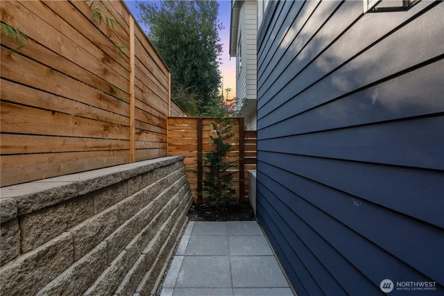 $499,800 | 9228 B 22nd Avenue Southwest, Seattle, WA 98106