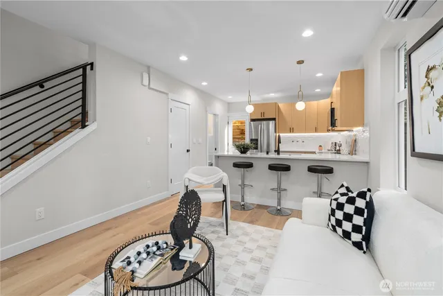 $499,800 | 9228 B 22nd Avenue Southwest, Seattle, WA 98106