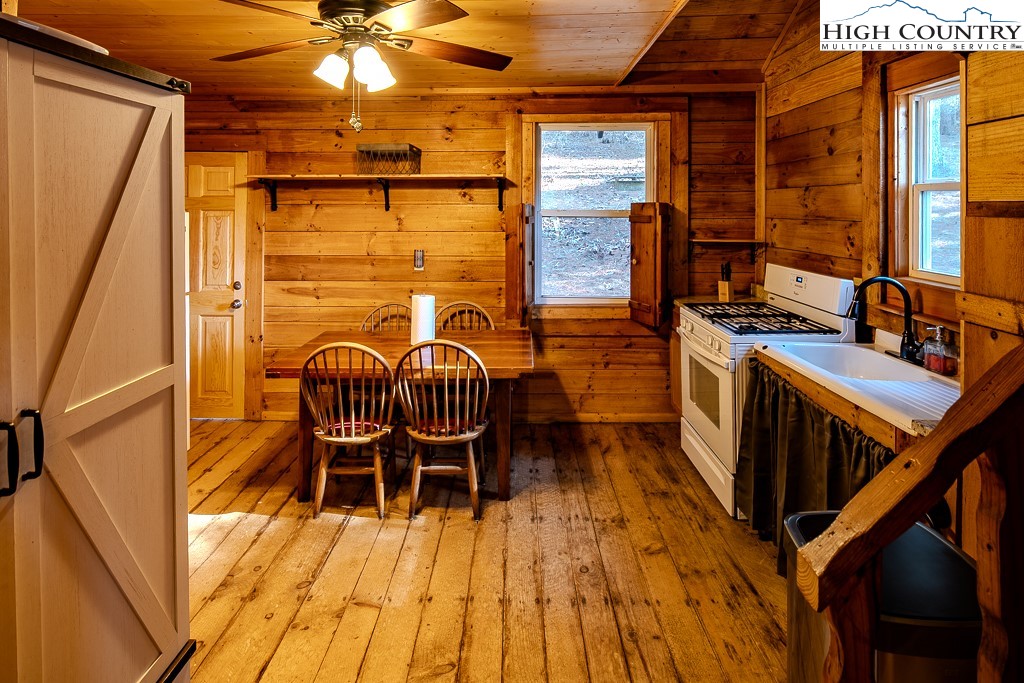 326 Deer Ridge Lane Sparta, NC 28675 - Photo 21 of 49