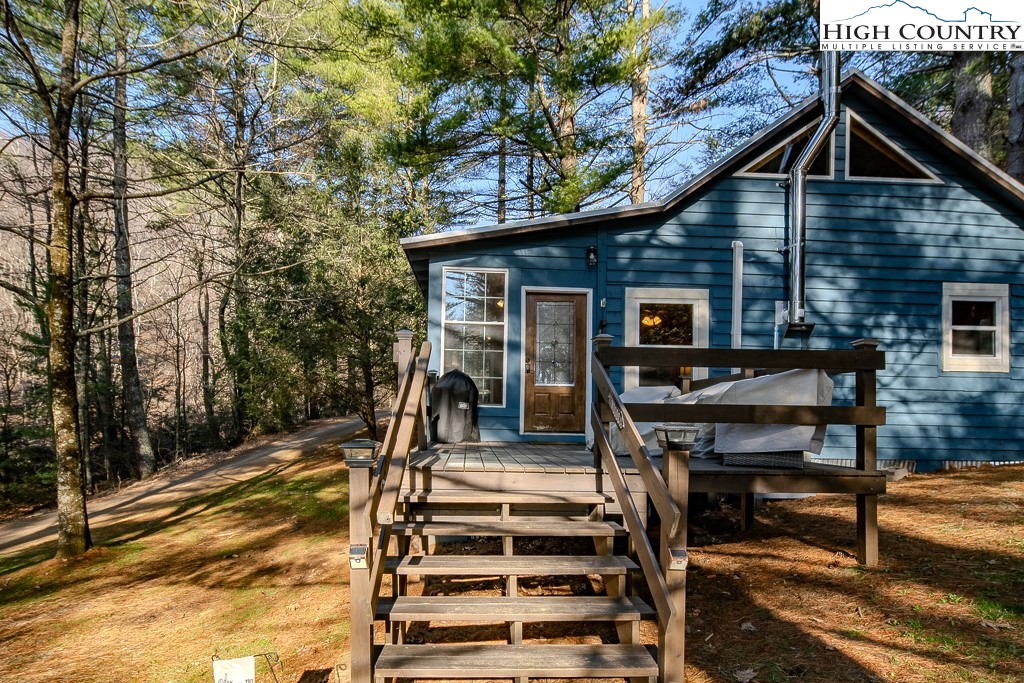 326 Deer Ridge Lane Sparta, NC 28675 - Photo 4 of 49