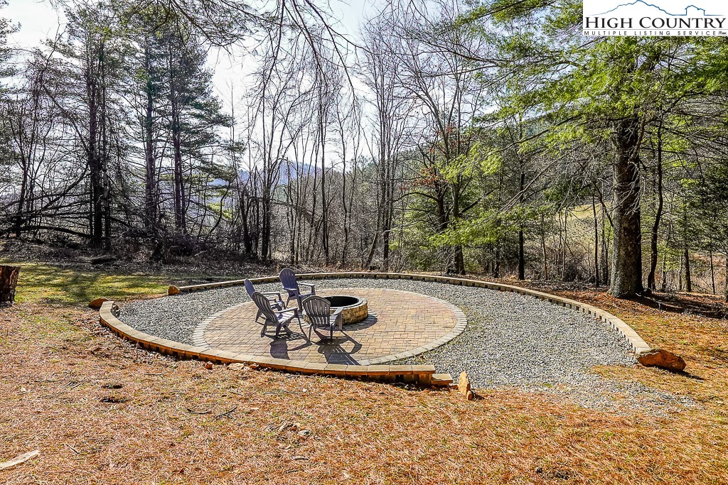 326 Deer Ridge Lane Sparta, NC 28675 - Photo 6 of 49