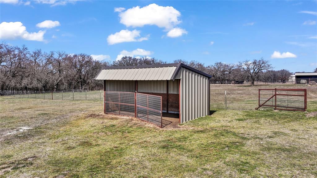 854 County Road 3330 Bridgeport, TX 76426 - Photo 37 of 40 Loafing shed or small animal shelter